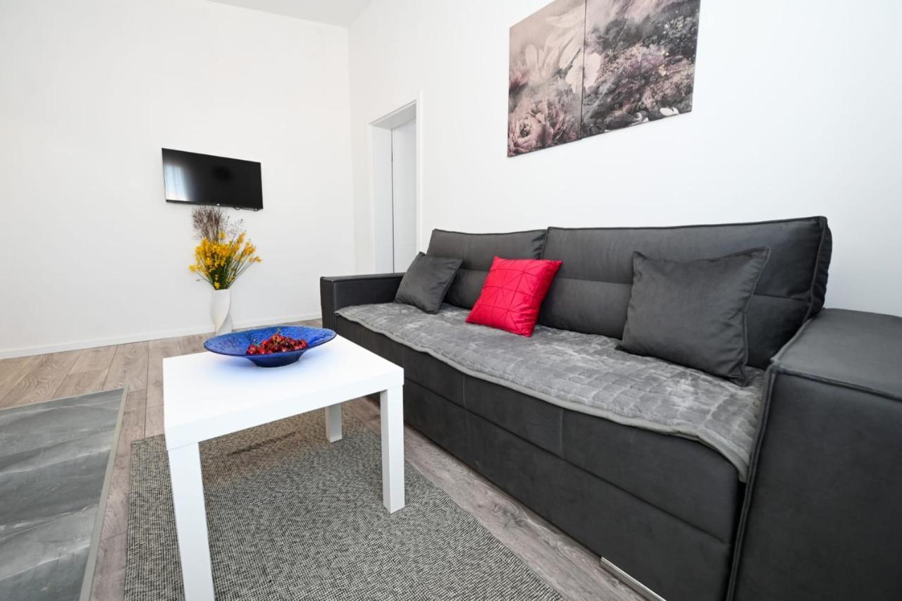 Apartments Astoria ヴィル エクステリア 写真