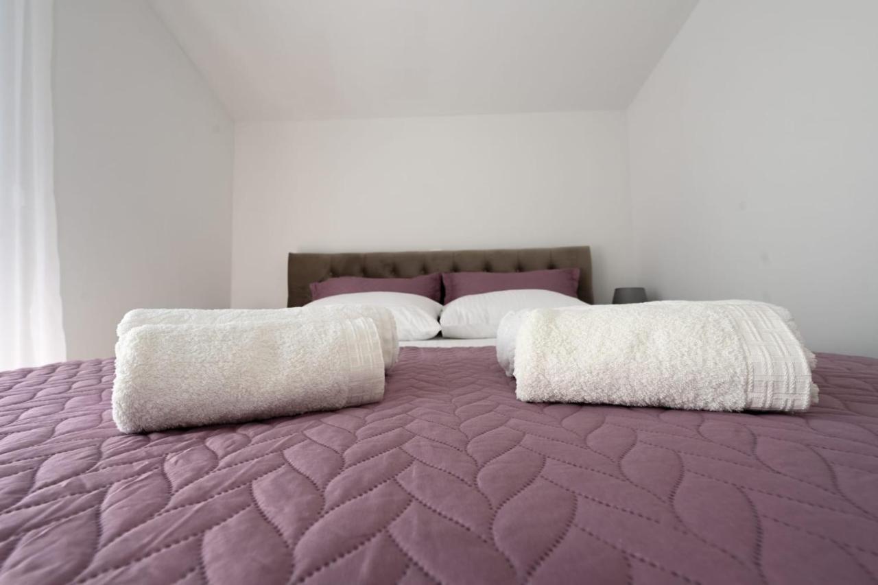 Apartments Astoria ヴィル エクステリア 写真