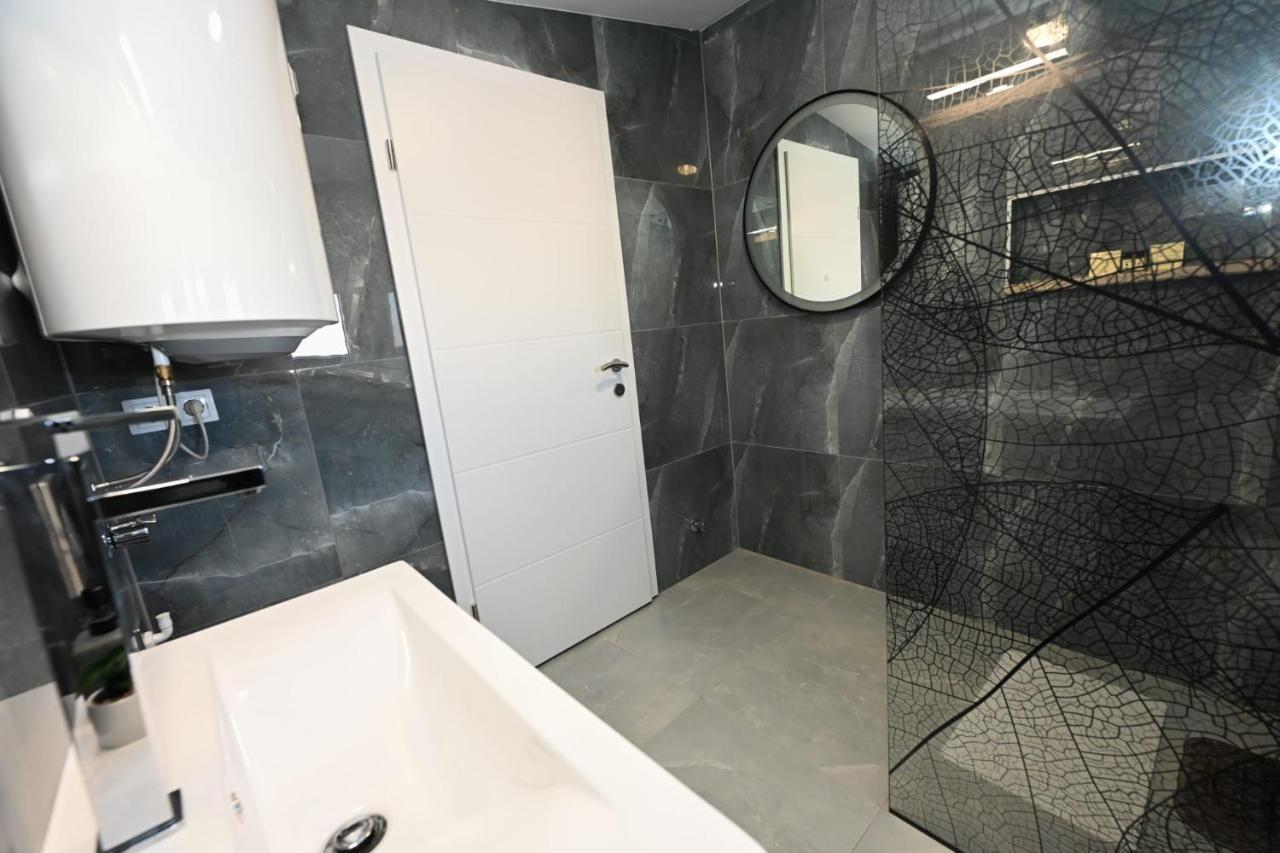 Apartments Astoria ヴィル エクステリア 写真
